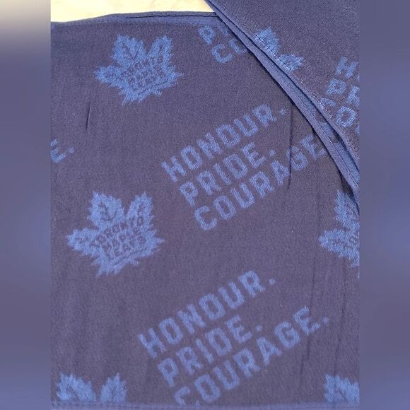 Toronto Maple Leafs Hockey Winter Scarf w/ Fringe NHL Sports Unisex - Picture 2 of 9